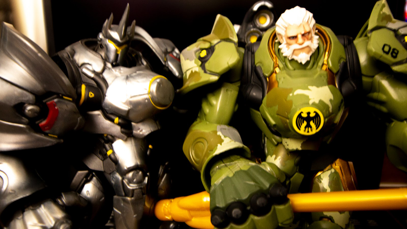 Illustration for article titled Hasbro's New Overwatch Figure Shows Off Reinhardt's Pretty Face